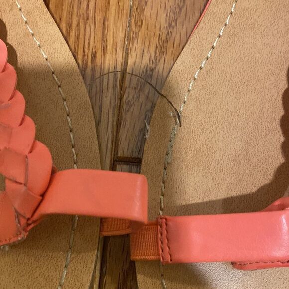 Peach Covington size 9.5 sandals - Picture 3 of 10